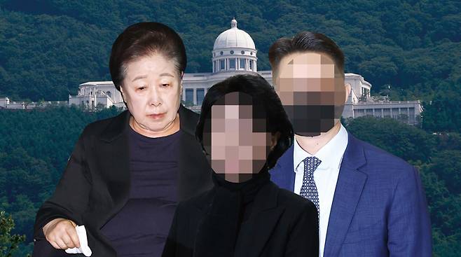발경기도 가평군 설악면에 위치한 천정궁 박물관(뒷 건물)과 한학자 총재, 정원주 전 총재 비서실장, 윤영호 전 세계본부장(왼쪽부터) ⓒ시사저널 임준선·이종현·연합뉴스