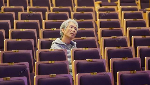 최백호는 이번 공연에 대해 "50년 동안 무대에서 노래할 수 있었다는 건 관객이 있었기 때문"이라며, "이번 공연은 제 인생의 감사 인사이자, 다시 시작하는 마음으로 준비했다"고 소감을 밝혔다. /파이오니아