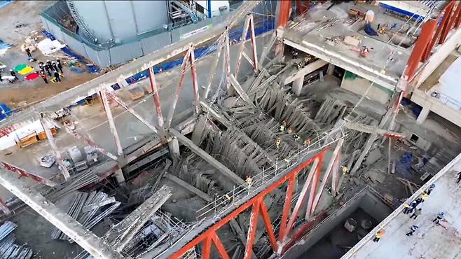 11일 붕괴사고로 하청 노동자 4명이 매몰된 광주 옛 상무소각장 도서관 공사 현장. 광주시 소방본부 제공