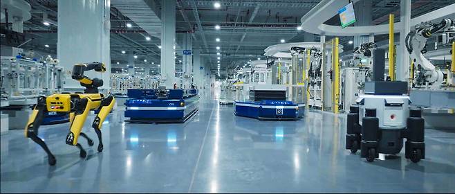 미국 조지아주 '현대차그룹 메타플랜트 아메리카'에서 작업 중인 로봇 스팟. 현대차