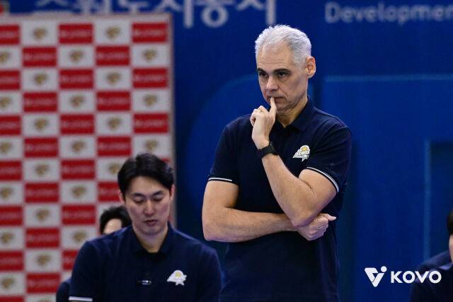 KB손해보험 레오나르도 카르발류 감독./KOVO