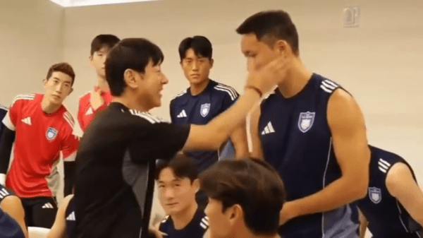 신태용 전 감독과 정승현의 논란 장면. /사진=영상 캡쳐