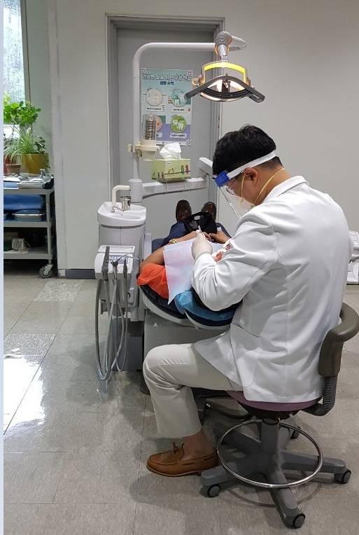 천안시가 저소득층을 대상으로 구강검진을 지원하고 있다. 천안시 제공