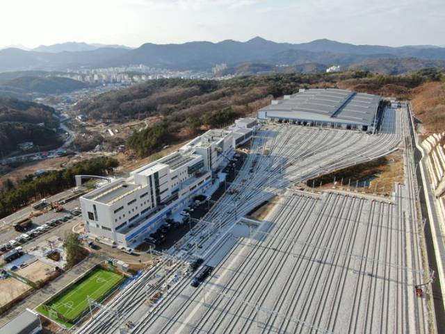 서울 노원구 상계동 창동차량기지를 이전해 새롭게 만든 경기 남양주 ‘진접차량기지’, 사진 제공=서울시