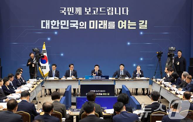 이재명 대통령이 세종시 정부세종컨벤션센터에서 열린 업무보고에서 발언하고 있다. (대통령실 제공. 재판매 및 DB 금지) 2025.12.16/뉴스1 ⓒ News1 허경 기자