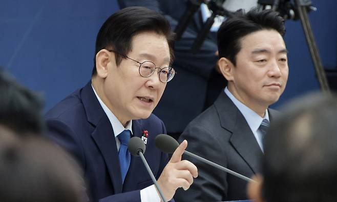 이재명 대통령이 17일 세종시 정부세종컨벤션센터에서 열린 산업통상자원부·지식재산처·중소벤처기업부 업무보고에서 발언하고 있다. 대통령실사진기자단