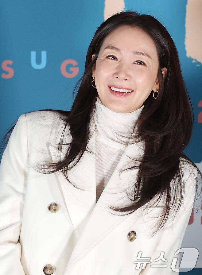 배우 최지우가 18일 오전 서울 용산GCV 아이파크몰점에서 열린 영화 ‘슈가'(감독 최신춘) 제작보고회에서 포즈를 취하고 있다. 2025.12.18/뉴스1 ⓒ News1 권현진 기자
