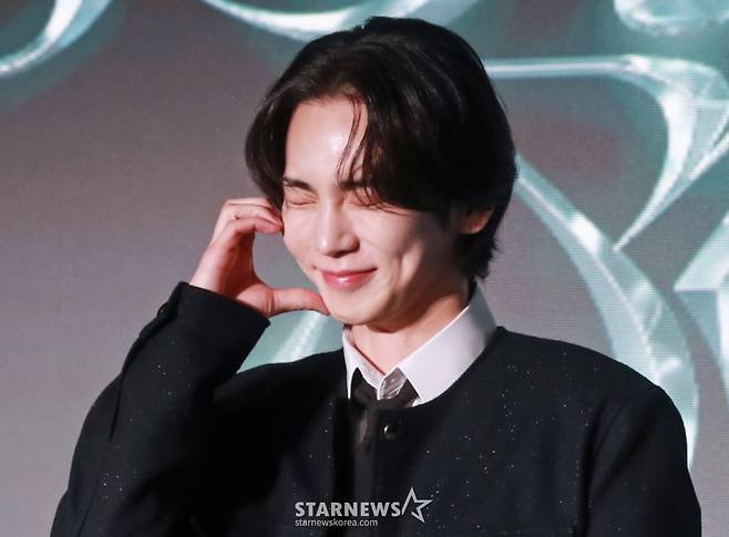 가수 키(Key)가 23일 오전 서울 여의도 페어몬트 앰배서더 호텔에서 진행된 세 번째 미니앨범 '플레저 숍'(Pleasure Shop) 발매 기자간담회에서 포즈를 취하고 있다. /2024.09.23 /사진=이동훈