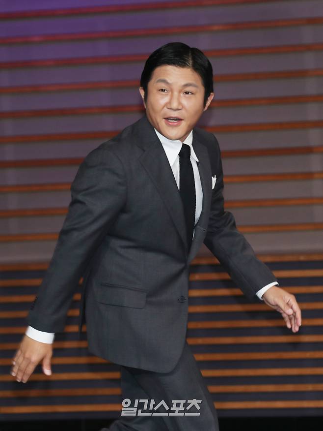 코미디언 조세호가 8일 오후 서울 마포구 상암MBC 골든마우스홀에서 진행된 MBC 예능 '안하던 짓을 하고 그래' 제작발표회에 참석하고 있다. 스페셜 게스트가 자신의 '안하던 짓 박스'를 공개하고 이를 키워드 토크로 풀어내는 프로그램이다. 오는 11일 밤 10시 45분 첫 방송. 서병수 기자 qudtn@edaily.co.kr /2023.06.08/