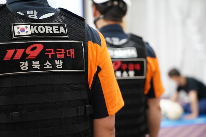 30일 오전 11시16분쯤 경산시 남산면 상대리 왕복 2차로에서 5톤 화물차가 도로변 전신주를 들이받는 사고가 나 동승자가 심정지 상태로 병원으로 이송되고 운전자가 경상을 입었다.(사진은 이 기사와 직접적인 관련이 없음) 출처=경북소방본부 페이스북