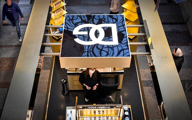 러시아 모스크바 ‘굼’(GUM) 백화점 내 돌체앤가바나 매장. (사진=AFP)