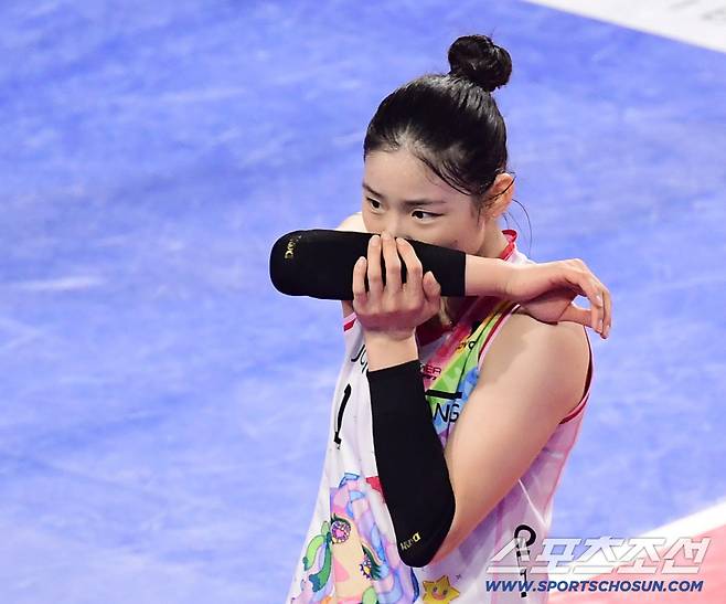 28일 화성 종합실내체육관에서 열린 V리그 여자부 IBK기업은행과 정관장의 경기. 스파이크 득점 실패에 아쉬워하는 정관장 인쿠시. 화성=송정헌 기자songs@sportschosun.com/2025.12.28/