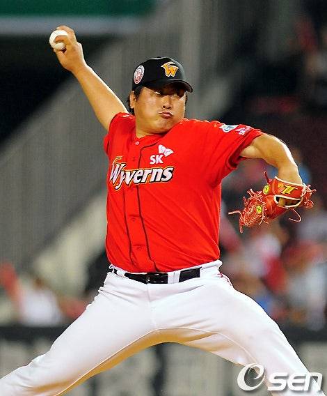 SK 와이번스 시절 고(故) 전준호의 투구 모습.