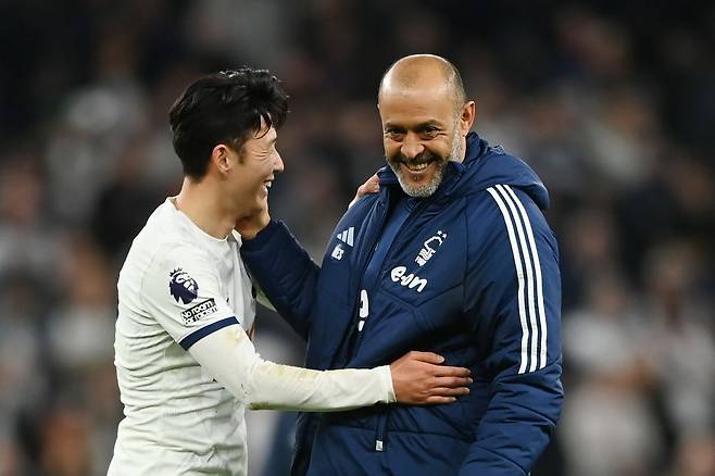 손흥민과 누누 에스피리투 산투 감독. Getty Images