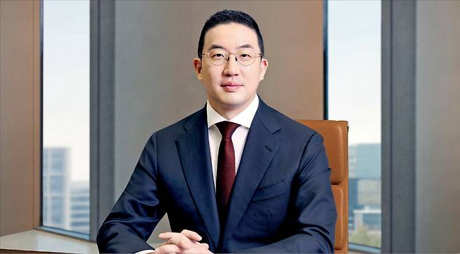 구광모 LG그룹 회장이 지난달 22일 2026년 신년사를 담은 영상 메시지를 통해 국내외 LG 임직원들에게 ‘혁신’을 주문했다. LG그룹 제공