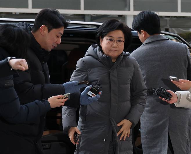 “마지막 소명” 이혜훈 기획예산처 장관 후보자가 6일 서울 중구 예금보험공사에 마련된 인사청문회 지원단 사무실로 출근하고 있다. 연합뉴스