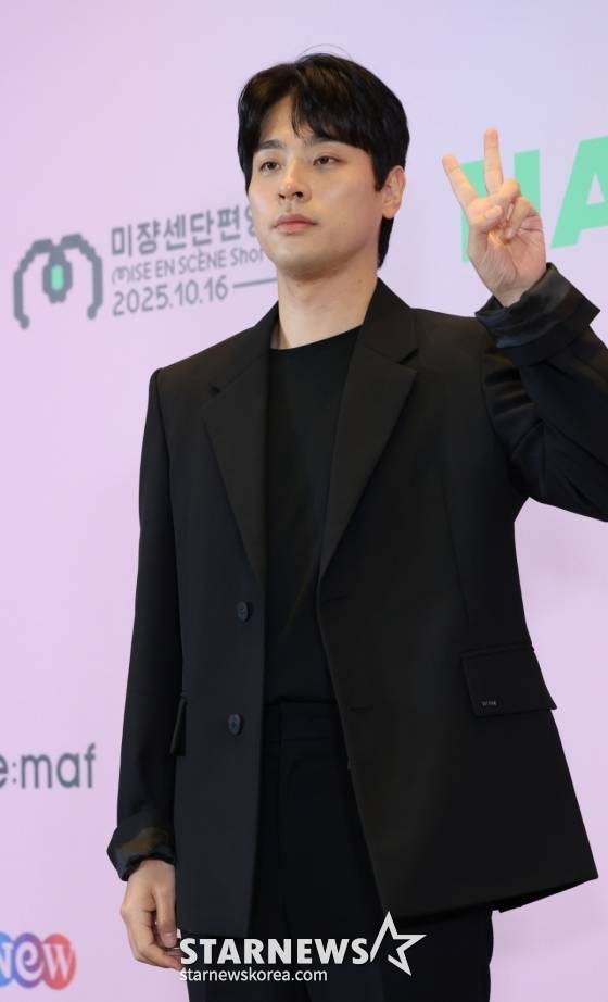 (서울=뉴스1) 권현진 기자 = 배우 박정민이 16일 오후 서울 용산구 CGV용산아이파크몰에서 열린 ‘제21회 미쟝센단편영화제’에 참석해 포즈를 취하고 있다. 2025.10.16/뉴스1 Copyright (C) 뉴스1. All rights reserved. 무단 전재 및 재배포, AI학습 이용 금지. /사진=(서울=뉴스1) 권현진 기자
