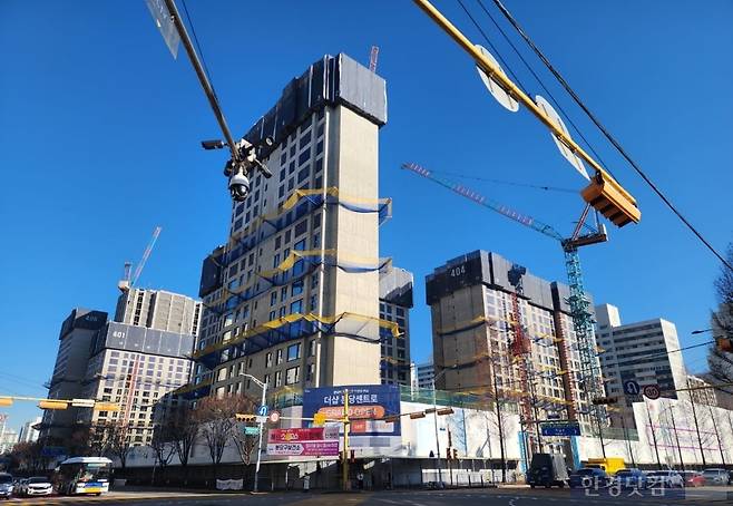 경기 성남 분당구 구미동 '더샵분당센트로' 전경. 사진=오세성 한경닷컴 기자
