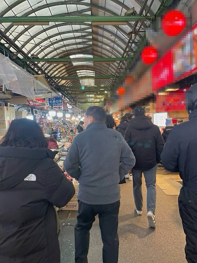 7일 오전 서울 종로구 광장시장이 손님들로 붐비고 있다. ⓒ시사저널 이강산·양선영