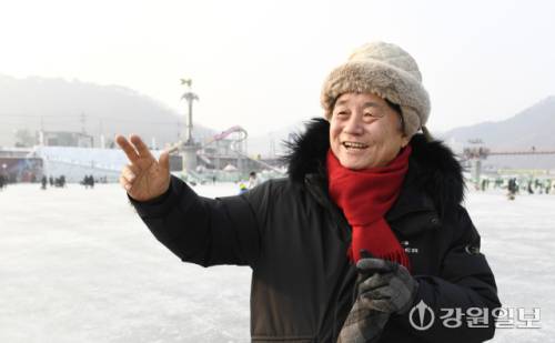 ◇화천산천어축제의 총사령탑인 최문순 화천군수는 “올해도 밀리언 페스티벌의 명성을 이어가겠다”고 밝혔다.