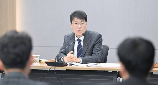 지난 8일 열린 대구시 2026년 주요 업무계획 보고회에서 김정기 대구시장 권한대행이 간부들에게 업무를 지시하고 있다. 대구시 제공
