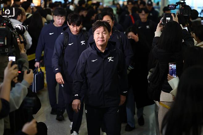 ▲ WBC 대표팀 류지현 감독이 9일 인천국제공항을 통해 사이판으로 떠났다. ⓒ 연합뉴스