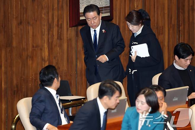 김병기 전 더불어민주당 원내대표(왼쪽)와 강선우 의원 (뉴스1 DB)2025.12.31/뉴스1 ⓒ News1 이승배 기자