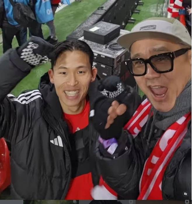 이광기씨가 SNS에 올린 사위 정우영의 첫골 환호 사진.SNS 캡쳐