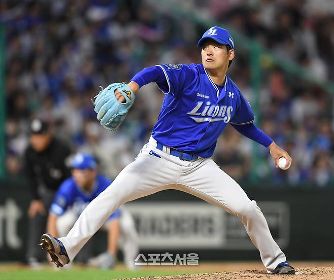 삼성 투수 백정현이 4일 인천SSG랜더스필드에서 열린 2025 KBO리그 SSG와 경기 6회 역투하고 있다. 문학 | 최승섭기자 thunder@sportsseoul.com