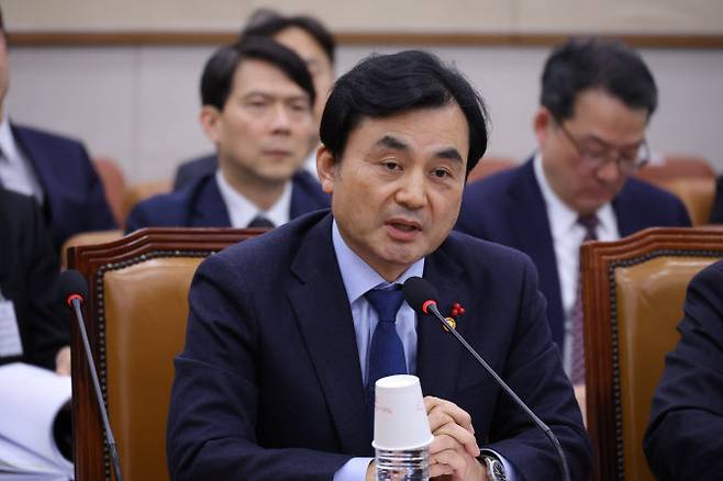 안규백 국방부 장관이 지난 12일 서울 여의도 국회에서 열린 법제사법위원회 전체회의에서 의원 질의에 답하고 있다.(사진=연합뉴스)