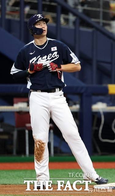 홍창기는 출루율이 높은 뚜렷한 강점을 갖고 있다. 선구안이 뛰어나 대표팀에서 대타 요원으로 필요한 자원이다. /뉴시스