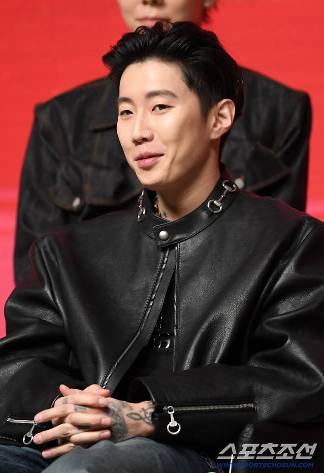 Mnet '쇼미더머니12' 제작발표회가 15일 서울 강남구 논현동 엘리에나 호텔에서 열렸다. 박재범이 인터뷰를 하고 있다. 논현동=박재만 기자 pjm@sportschosun.com/2026.01.15/