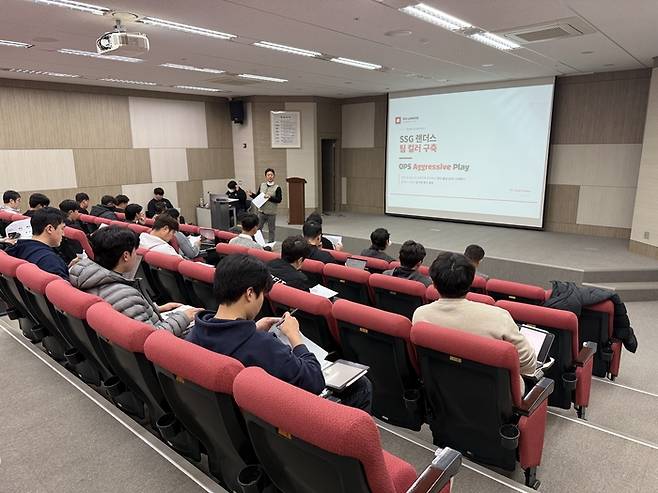 SSG가 14일 강화SSG퓨처스필드에서 2026 퓨처스 방향성 워크숍을 실시했다. 사진 | SSG 랜더스