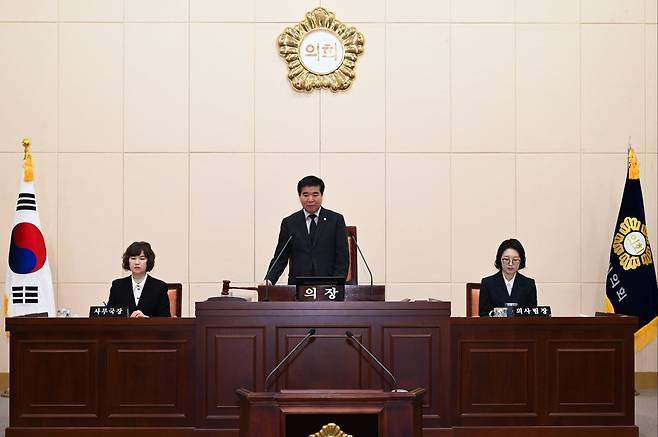 전북 남원시의회(의장 김영태)가 15일 민생안정지원금 지급과 관련한 추가경정예산안을 원한대로 통과시켰다.(남원시의회)/뉴스1