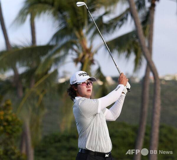 2026년 미국프로골프(PGA) 투어 개막전 '소니 오픈 인 하와이'에 출전한 김성현 프로가 2라운드에서 경기하는 모습이다. 사진제공=ⓒAFPBBNews = News1 (사진을 무단으로 사용하지 마십시오.)