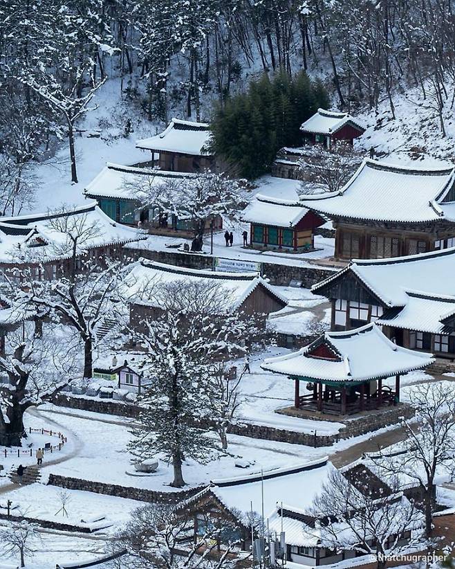 내소사는 겨울이면 새하얀 눈과 고찰이 어우러져 평온한 분위기를 자아낸다. /사진=한국관광공사
