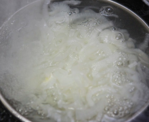 데친양파