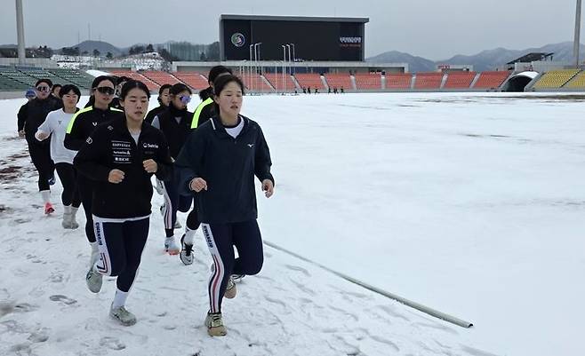 체력 훈련하는 조정 선수들.(사진=충주시 제공) *재판매 및 DB 금지