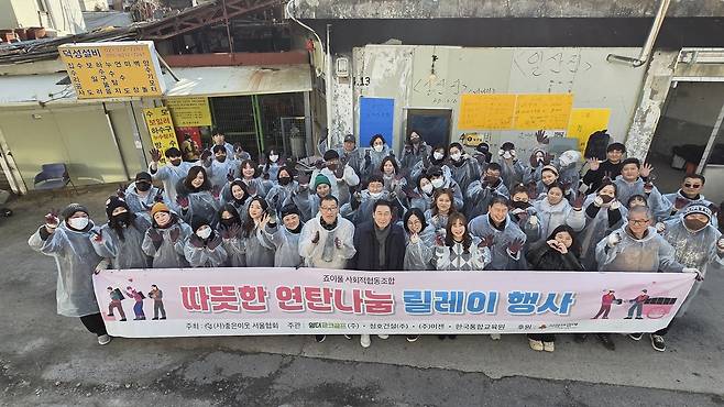 왼쪽 여섯 번째부터 반하연 월드뷰티마스터협회장, 김미연 서울디지털대학교 뷰티미용학과장, 김선우 쉼터파크골프 회장, 김소당 좋은이웃 중앙회장, 송하나 교수, 조윤아 한국통합교육원 대표. 사진제공|쉼터파크골프