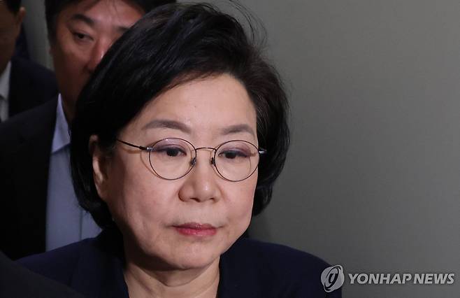 국회서 인사청문회 대기하는 이혜훈 후보자 (서울=연합뉴스) 이동해 기자 = 이혜훈 기획예산처 장관 후보자가 19일 국회에서 열릴 예정인 인사청문회를 앞두고 대기하고 있다. 2026.1.19 eastsea@yna.co.kr