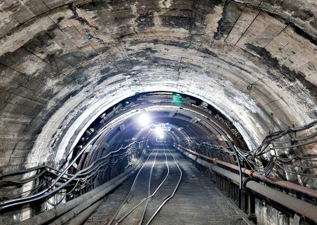 2024년 폐광한 국내 최대 탄광인 장성광업소 갱구 전경. 이곳에서 생산된 무연탄은 비축 기지로 옮겨 저장된다. 연합뉴스