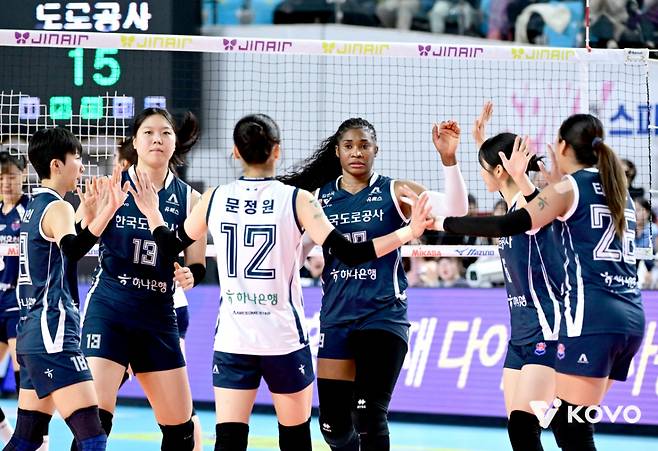 한국도로공사 선수들. /사진=한국배구연맹 제공