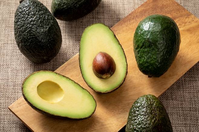 아보카도는 ‘숲 속의 버터’라 불릴 만큼 영양가 있는 식품이지만, 모든 사람에게 효과가 있는 것은 아니다. /클립아트코리아