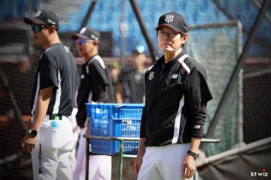 kt wiz 이강철 감독