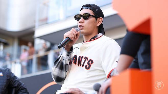 샌프란시스코 이정후는 최근 서류 문제로 공항에 4시간 억류되는 해프닝을 겪었다. 그는 액땜을 뒤로하고 2026시즌을 향한 힘찬 도약을 예고했다. 사진출처|샌프란시스코 구단 공식 SNS