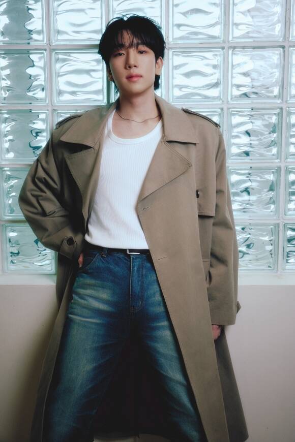 최수호는 '어린 이미지'에서 벗어나 '상남자 이미지'를 추구한다고 밝혔다. 더불어 그는 자신이 생각하는 상남자는 '이성적인 사람'이라고 덧붙였다./포고엔터테인먼트