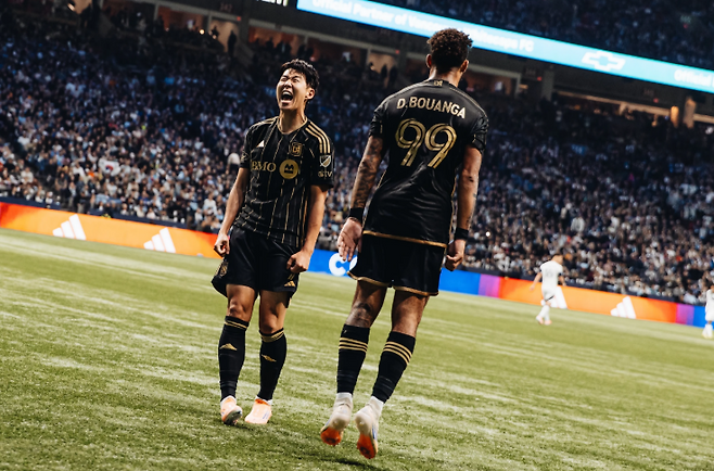 ▲ 역대 두 번째 MLS컵 우승과 5시즌 연속 서부 4위 입성·플레이오프 준결승행이다. 최근 4년간 이 모든 조건을 충족한 팀은 LAFC가 유일하다. 흥부 듀오 시즌 2에 대한 기대가 커지는 이유는 명료하다. 손흥민이 이번에는 완전한 프리시즌을 소화하며 부앙가와 새 사령탑 마르크 도스 산투스 감독, 그리고 팀 전체와 호흡을 맞추기 때문이다. ⓒ LAFC