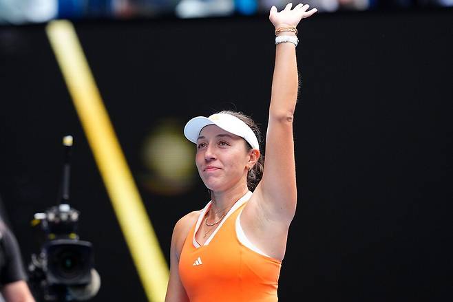 경기 내내 냉정함을 잃지 않다가 승리 후에야 미소를 보인 페굴라 / 게티이미지코리아