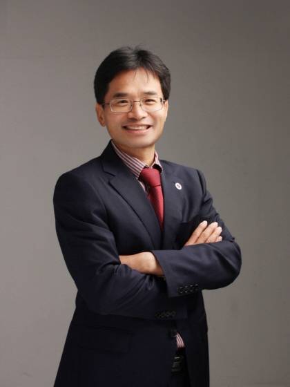 김진산 작가/사진제공=페스트북