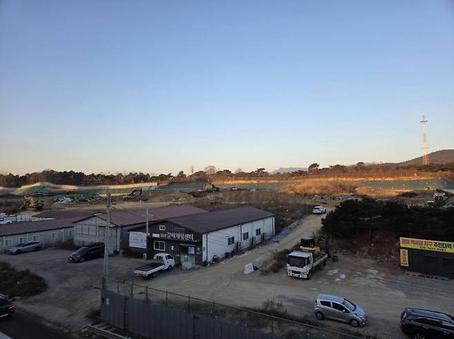 구리시 경춘선 갈매역에서 바라본 태릉CC 방면. 이정윤 기자